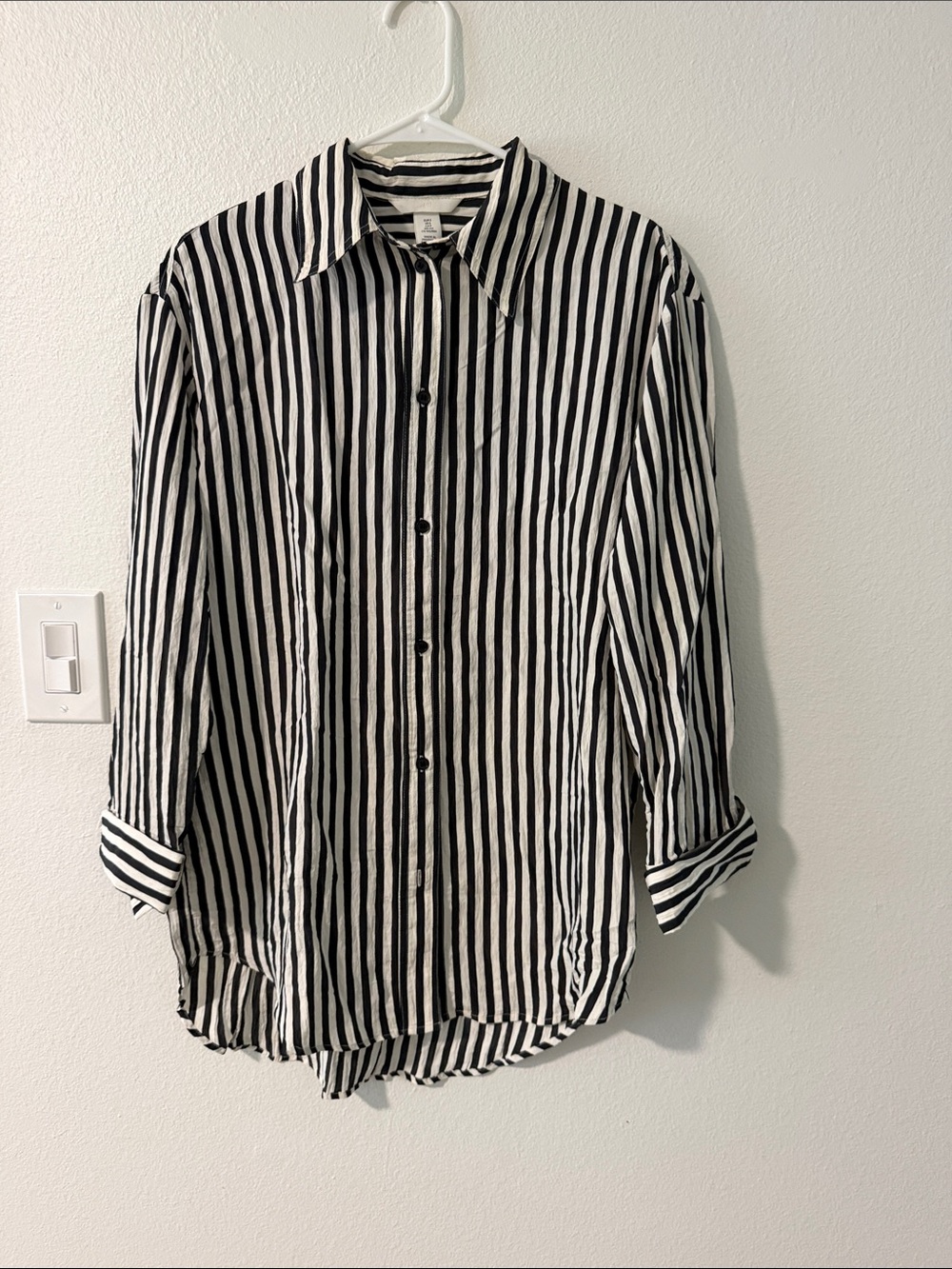 Black & White Vertical Stripe Men's Button-Up Shirt